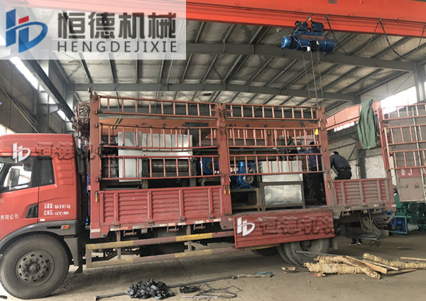 恒德廢舊輪胎粉碎設(shè)備發(fā)貨現(xiàn)場(chǎng)視頻